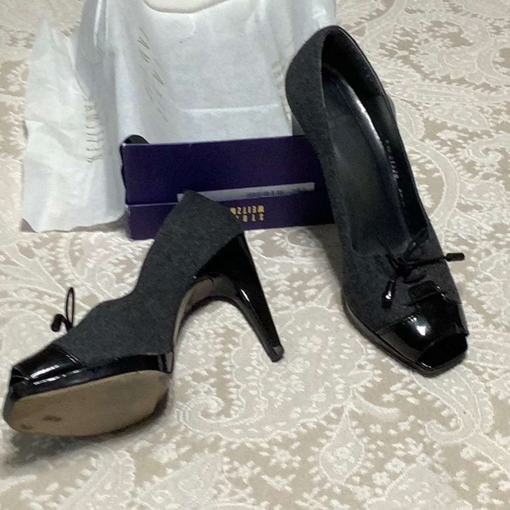 Stuart Weitzman Black/gray peep-toe pumps